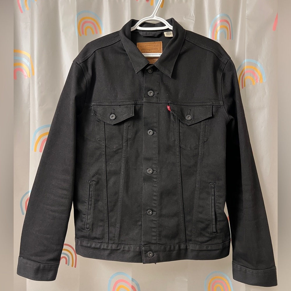 Size Large Black Denim Levi’s Jacket